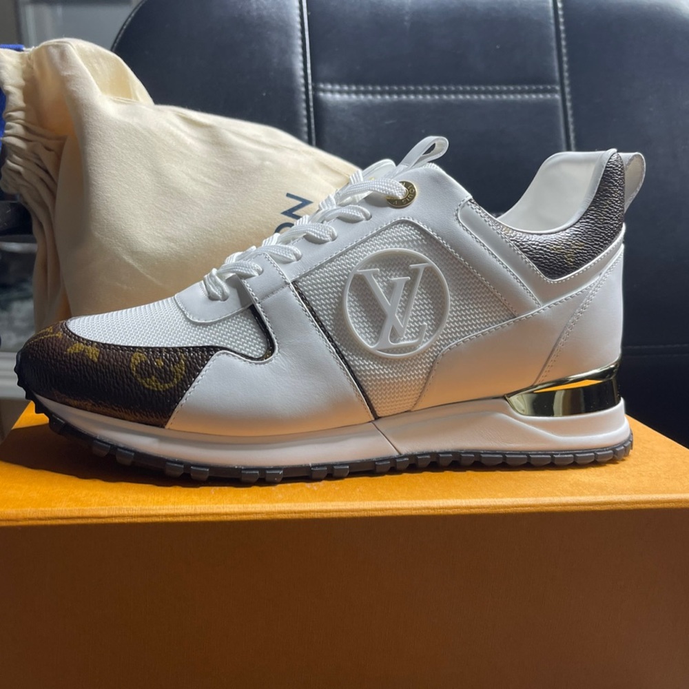 Louis Vuitton women sneakers.